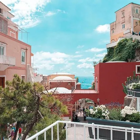 Located In The Historic Center! * פוזיטנו