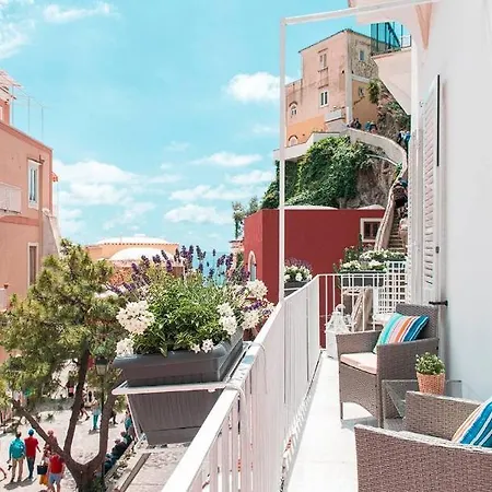 בית אירוח Located In The Historic Center! פוזיטנו