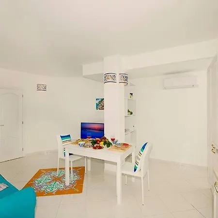 Located In The Historic Center! פוזיטנו